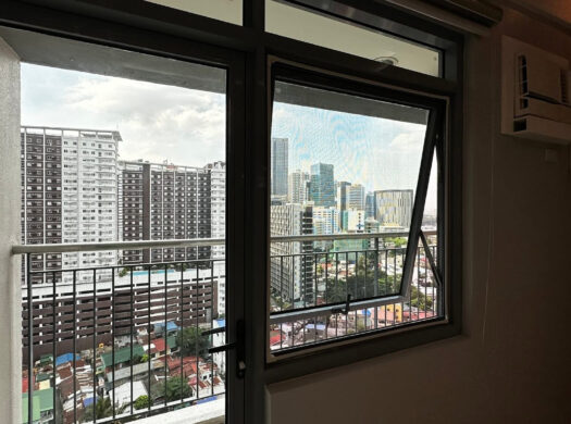 Park West 2BR Condo for Sale in BGC | With Balcony & Parking